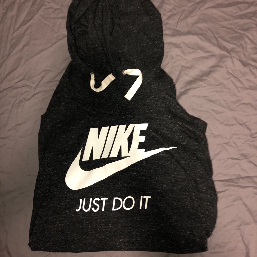 Women’s grey Nike hoodie!